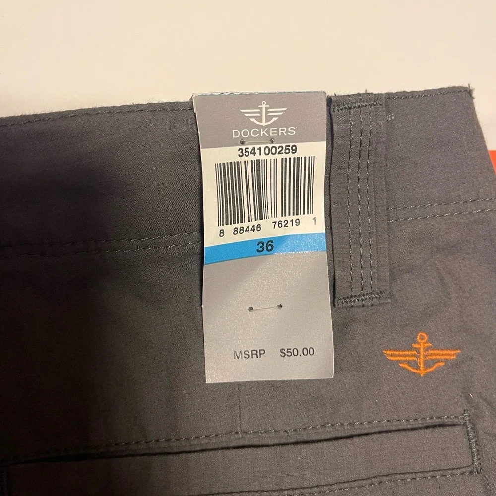 Dockers Dark Gray Cargo Shorts for Men - Picture 5 of 8